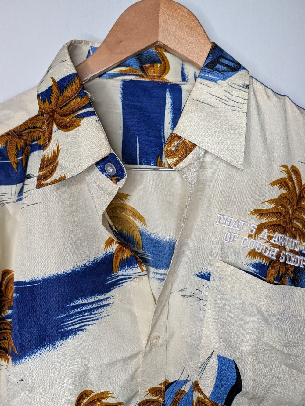 That's A Awful Lot Of Cough Syrup Hawaiian Shirt Men Size 43 Tropical Desto Dubb - Picture 2 of 7